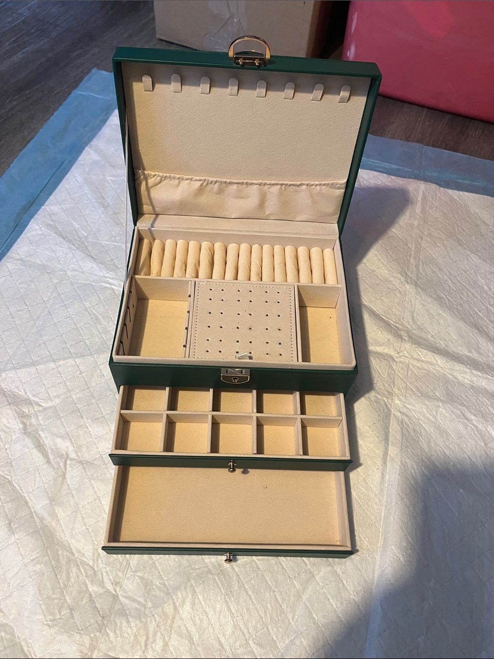 Green Jewelry Organizer Box with Cream Interior - Multi-Compartment Storage